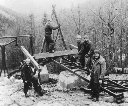 12 fotek původní lanové dráhy na Pustevny